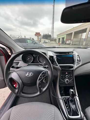 Hyundai: Hyundai Elantra: 1.8 l | 2016 il Sedan — 12