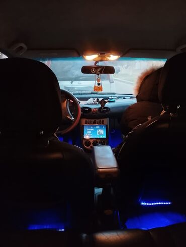 Mercedes-Benz: Mercedes-Benz A-Class A160, ağ rəngli kompakt hetçbek. Texniki və — 6