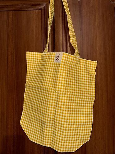 brend canta: Sarı-ağ rəngli xalı-şaquli naxışlı (gingham) parça tote çanta. - — 1
