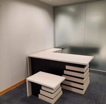 Ofis masaları: Yeni, Müdir üçün, Künc masa