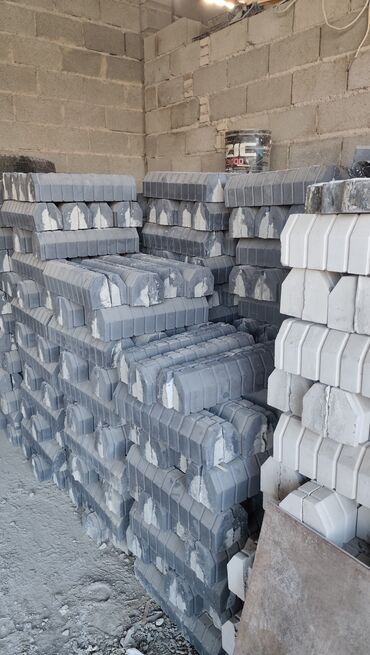 Садовые бордюры: Садовый бордюр, Литой, Бетонный, Овальный, Новый — 13