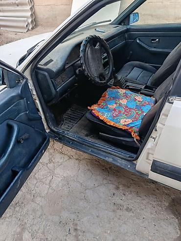 бутан: Audi 100: 1989 г. — 6