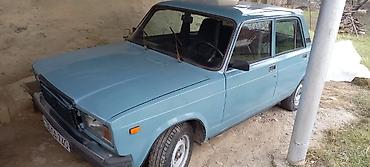 vaz 2107 stop: VAZ 2107 sedan – açıq mavi rəng. Xüsusiyyətlər: - Kuzov: 4 qapılı — 4