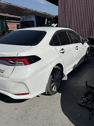 Toyota: Toyota Corolla: 2019 г., 1.8 л, Вариатор, Гибрид, Седан — 3