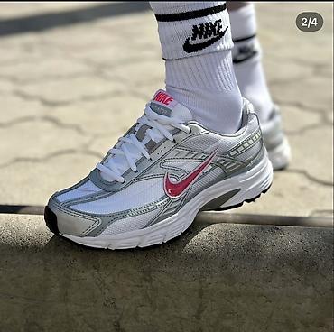 Кроссовки и спортивная обувь: Кроссовки, 40.5, Nike, Б/у, цвет - Серебристый, Самовывоз, Платная доставка — 2