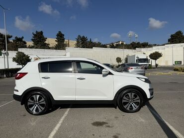 Kia: Kia Sportage: 2 l | 2010 il Krossover — 5