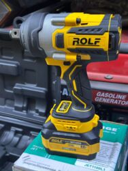 force набор инструментов купить: Гайкаверт Rolf Напряжение аккумулятора: 20 В. Крутящий момент: до 550