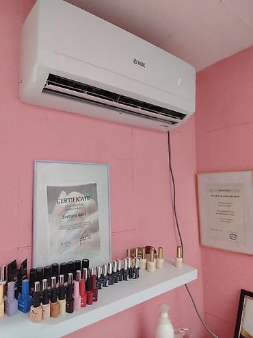 Commercial Property: Izdajem pola prostora,Kozmetički studio – opremljen i spreman za rad — 1