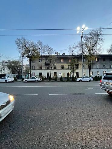 парик чач: Магазин, В жилом доме, 60 м² С ремонтом, Water сommunications, Sewerage сommunications, Heating сommunications, Отдельный вход, 1 линия — 9