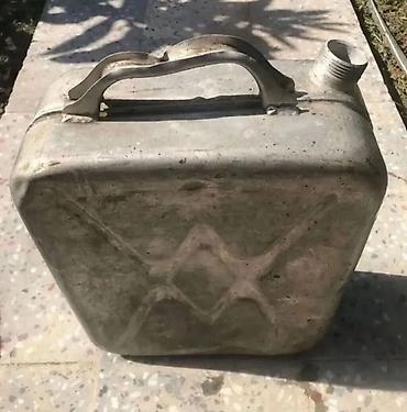 benzin kanisteri: Metal bidon/kannister - Material: qalın metal (dəmir) - Forma — 1
