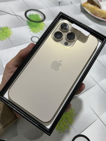 Apple iPhone: IPhone 13 Pro, Б/у, 128 ГБ, Золотой, Чехол, Защитное стекло, Коробка, 83 %