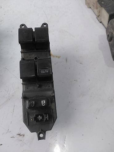 mini jack: Дверная карта Toyota 2009 г., Б/у, Оригинал, Япония — 1