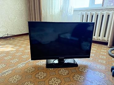 18 xbox: Телевизор Skyworth, диагональ примерно 24–26" (60–66 см). ЖК‑панель с — 1