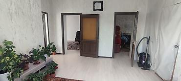 Продажа коттеджей и домов: В городе каракол 🏠Продается большой дом. 2-этажа 🧩 Участок 4,5 сотых 🏡 — 9