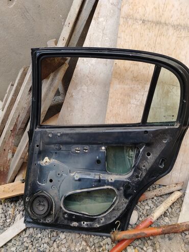 Opel astra 1998 qapısi satiram 60 manat,ünvan savxoz ramanida