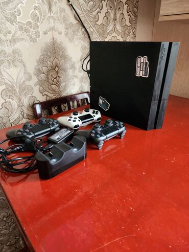 playstation 4 qiymeti irshad: PlayStation 4 (PS4) oyun konsolu FAT(mat) model Daxildir: - PS4