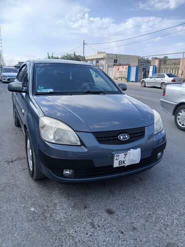 Kia Rio: 1.4 л | 2005 г