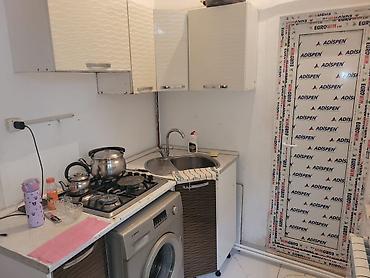 iceri seher: Kirayə üçün kiçik studiya tipli yaşayış yeri. Hamamtualet.,balkon — 1