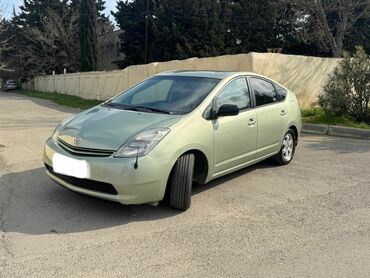 qəzalı maşınlar: Toyota Prius 20 kuza.Ili 2008.Tam sağlam maşındır