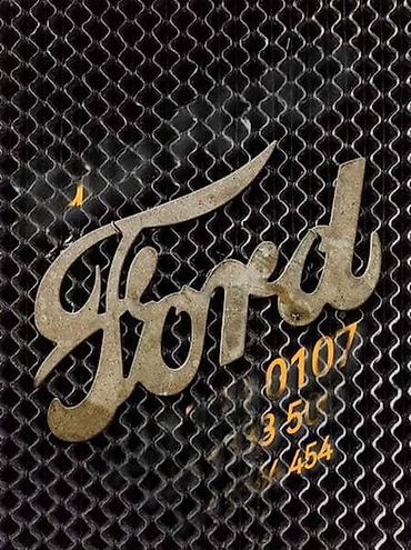 Car Parts: FAROVI ZA SVA VOZILA ZA FORD BRONCO, C-MAX, CAPRI . OD 2000. DO — 1