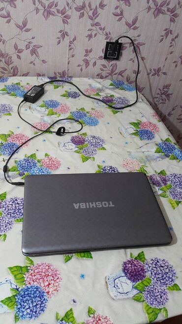 plestation 4: Toshiba, 17.3 ", Intel Core i3, 512 GB