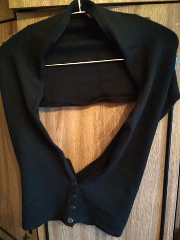 Köynək və bluzalar: Koftaların hər biri 1 manatdan, razmer S(36). Ünvan Azadlıq -da lalafo.az — 12 Köynək və bluzalar: Koftaların hər biri 1 manatdan, razmer S(36). Ünvan Azadlıq — 12