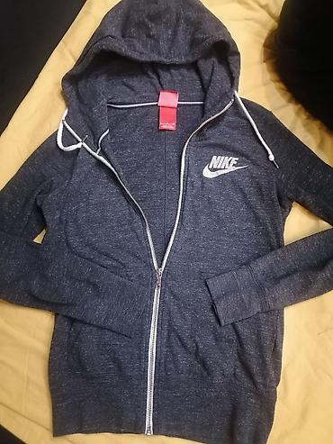 Dukserice: Nike ženska dukserica sa kapuljačom na rajsferšlus - Model: lagana — 1