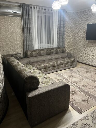 Угловые диваны: Продаю угловой диван, использовали только в летний период, практически — 8