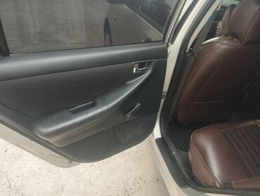 Toyota: Toyota Corolla: 2004 г., 1.7 л, Механика, Бензин, Седан