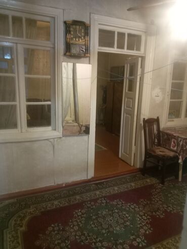 2 otaqlı mənzil: Metro elmlərə yaxın iki otaqlı heyet evi kiraye verilir girisi ayrı