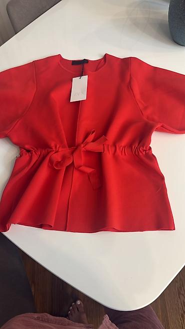 Qırmızı qısaqol bluz/top - Brend: ZARA (etiket üzərində) - Rəng