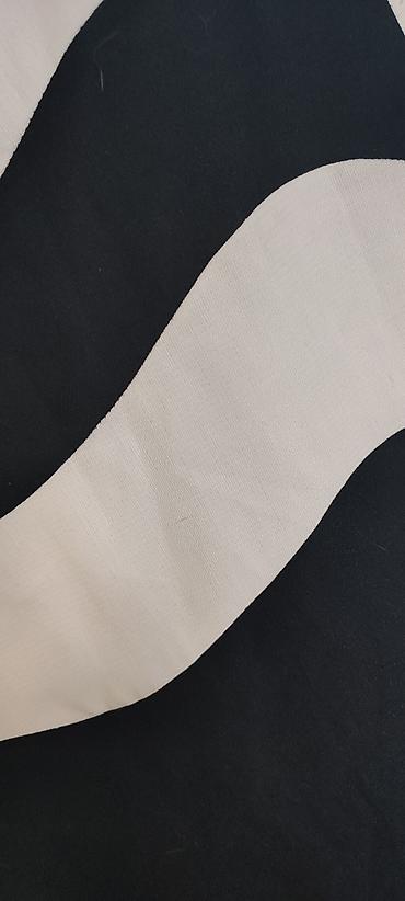 jacobs torbice: Dve ženske haljine bez rukava – grafički printovi, crno‑bele osnove — 2