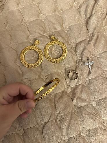 Dəstə daxildir: Üzük, Sarı qızıl lalafo.az -da Dəstə daxildir: Üzük, Sarı qızıl