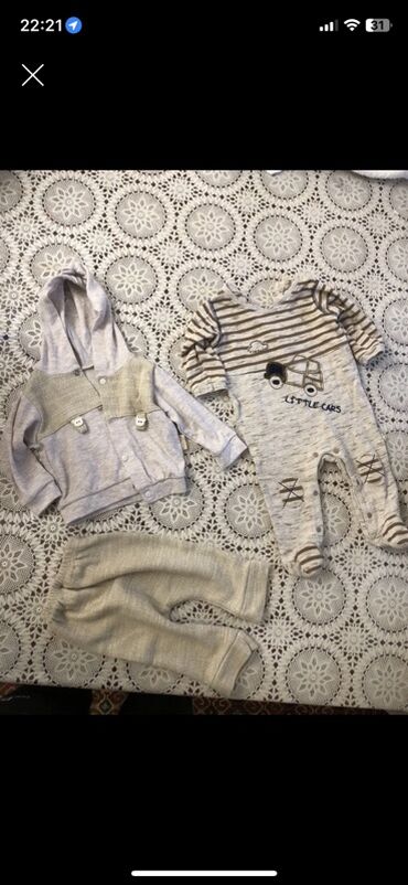 Dəstlər: Hər biri 2 m Uşaq geyimləri dəsti – bir neçə komplekt 1) Boz tonlarda — 1