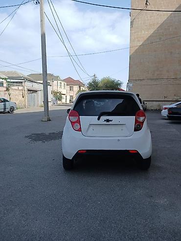 mitsubishi pajero motor: Chevrolet Spark, ağ rəng, 5 qapılı hetçbek İli 20141 mator ideL — 2