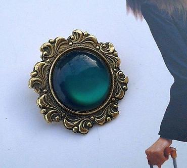 Broševi: 4 STARA Exluzibna broša: Zeleni, SEDEF, GOBLEN, Druidski srp. Cena za — 2