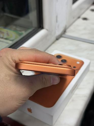apple watxh: Смартфон в оранжевом цвете с тремя объективами основной камеры и — 6