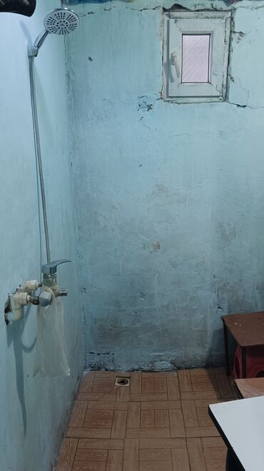 Otaqların uzunmüddətli kirayəsi: Kohne Corat merkeze cox yaxın yerde 4 otaq 2 kuxna hamam 104 kvadrat — 4