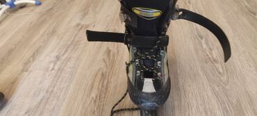 Roliklər: Dörd təkərli, qara rəngli uniseks roliklər. Hər rolikdə dörd təkər -da lalafo.az — 8 Roliklər: Dörd təkərli, qara rəngli uniseks roliklər. Hər rolikdə dörd təkər — 8