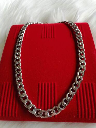 Ogrlice: Ogrlica sa priveskom — 9