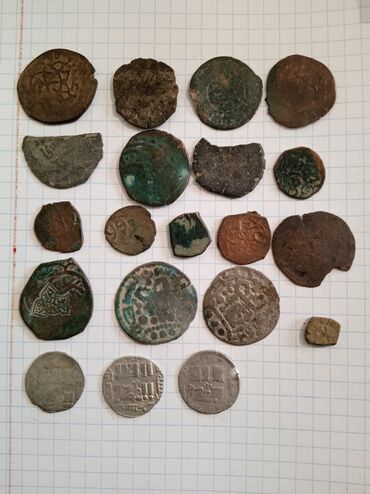 Монеты: Баарына 2монета серебро 3 Монгол Чагатай серебро