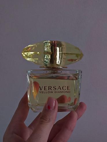Versace yellow diamont parfüm çox az istifafə olunub 65azn satılır lalafo.az -da Versace yellow diamont parfüm çox az istifafə olunub 65azn satılır