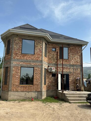куплю дом кызыл суу: Дом, 320 м², 7 комнат, Агентство недвижимости, Евроремонт
