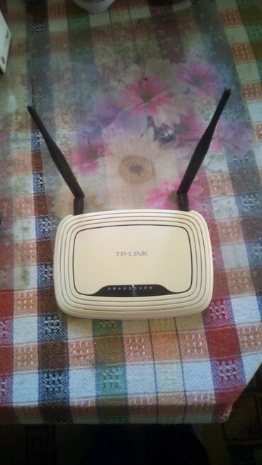 Модемы и сетевое оборудование: Продаю Wi-Fi роутер TL-WR841N Wi-Fi роутер TL-WR841N – это
