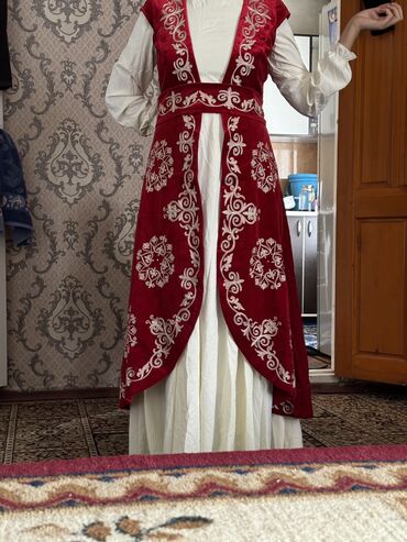бордовое вечернее платье: Вечернее платье, Длинная модель, Бархат, С рукавами, M (EU 38)