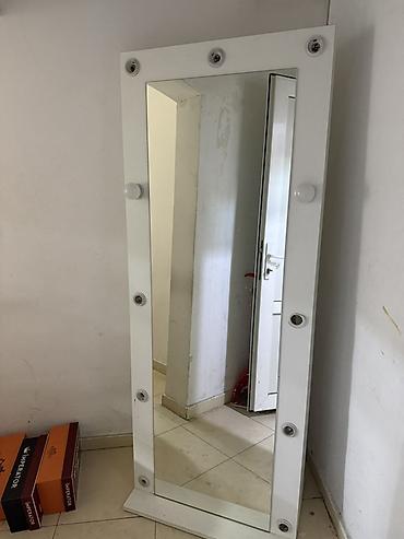 guzgu boydan: Güzgü Döşəmə üstü, Düzbucaqlı, Makiyaj üçün, Arxa işıqlı — 1