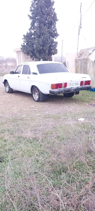 Digər avtomobillər: Məhsul: Klassik sedan avtomobil (ağ rəng), mexaniki ötürmə Təsvir: - — 9