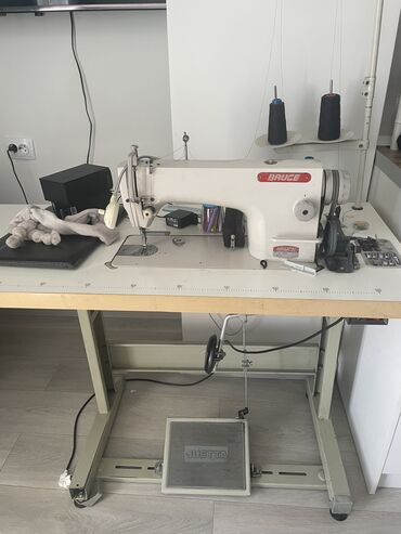 Промышленные швейные машинки: Б/у швейная машина полуавтомат в хорошем качестве
