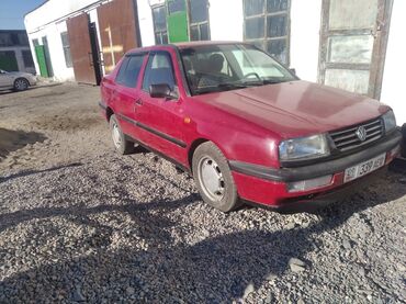 Volkswagen: Volkswagen Vento: 1.8 л, Механика, Бензин