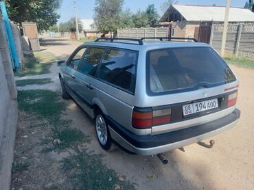 очень срочно продаю авто: Серебристый универсал Volkswagen Passat B3. 1988года 1.8 моно газ